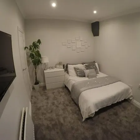 Essex House 3 Bedrooms Workstays Uk Semesterbostad